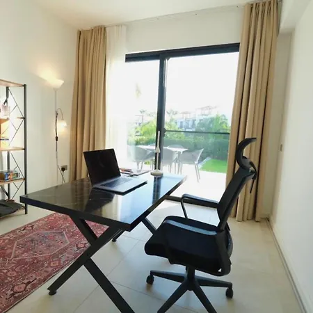 Gorgeous Seafront In A Prime By The Mediterranean Sea كيرينيا