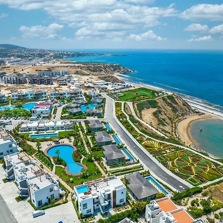 فندق Gorgeous Seafront In A Prime By The Mediterranean Sea