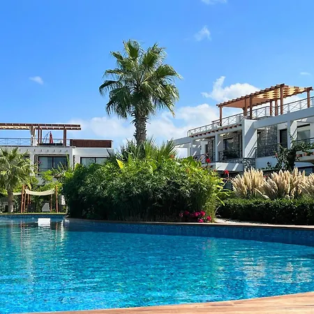 فندق Gorgeous Seafront In A Prime By The Mediterranean Sea كيرينيا