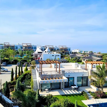 Gorgeous Seafront In A Prime By The Mediterranean Sea 4*