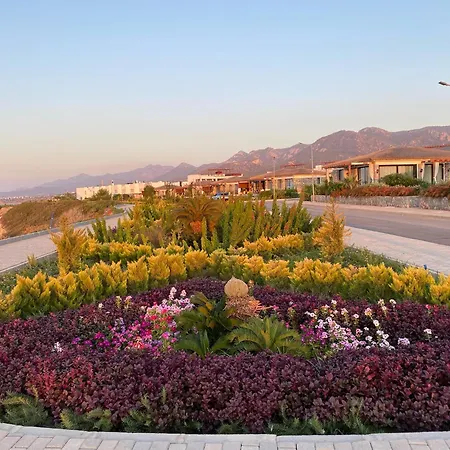 Gorgeous Seafront In A Prime By The Mediterranean Sea Hotell Kyrenia (Northern Cyprus)